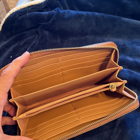 FOSSIL ZIP AROUND WALLET - Picture 6 of 10